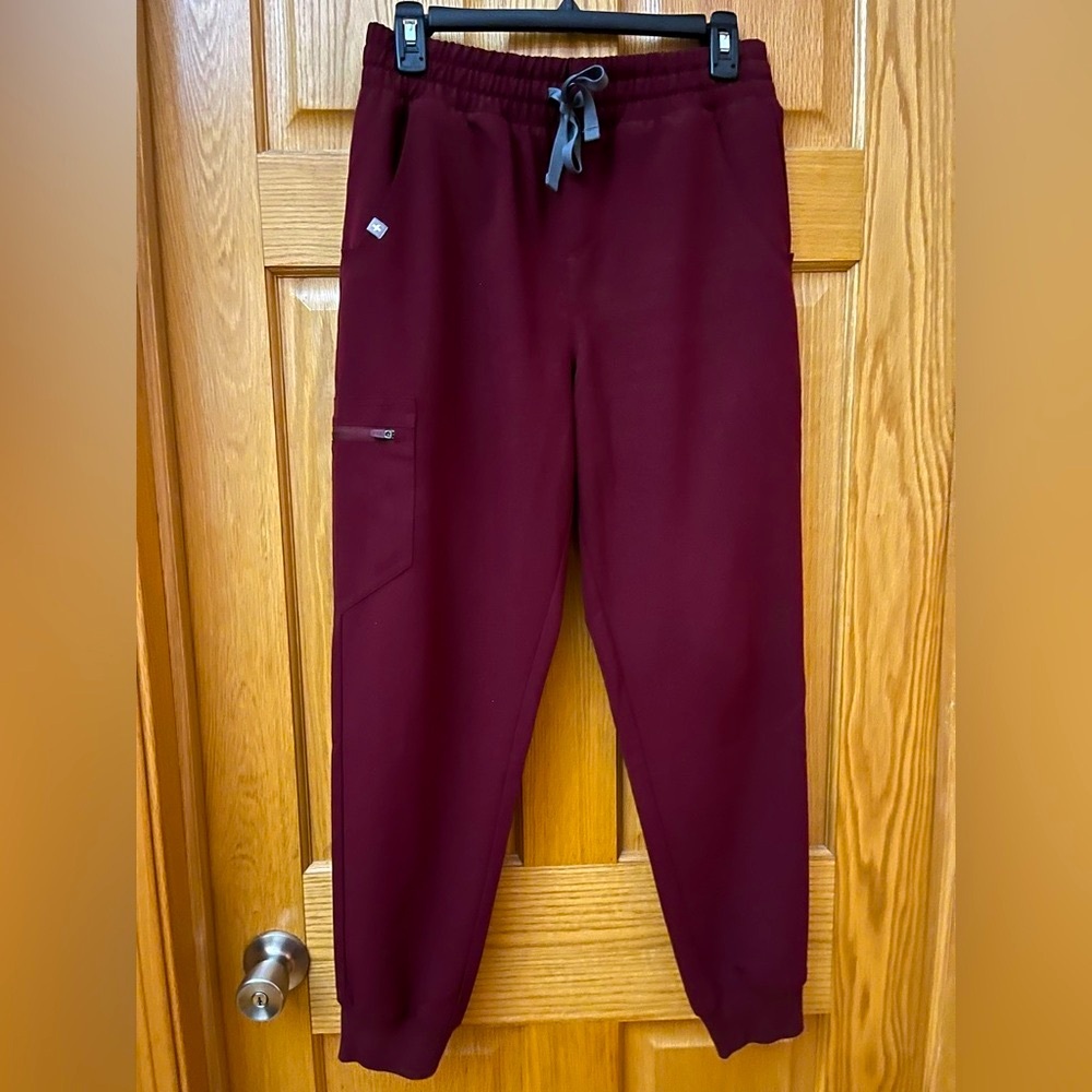 Figs Bundle of 5 High Waisted Zamora Joggers Scrub Pants - Picture 4 of 6